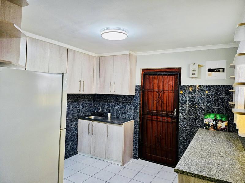 6 Bedroom Property for Sale in Belhar Western Cape